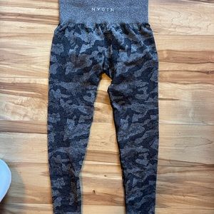 NVGTN camo seamless leggings size S